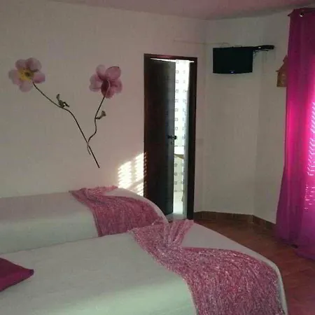 Πανσιόν Cerro 3*